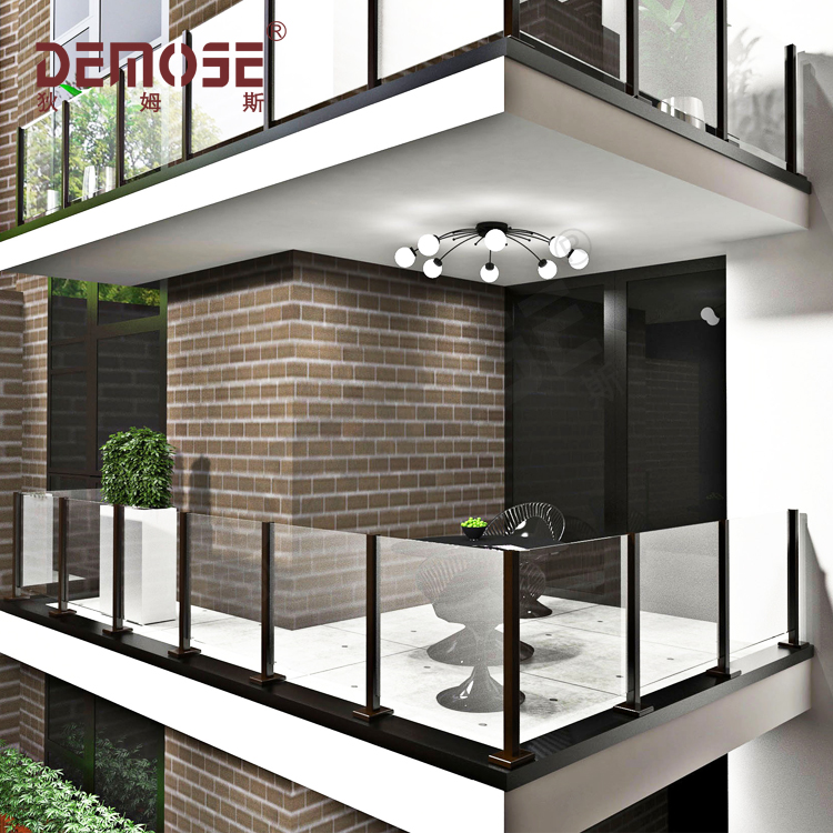 玻璃陽(yáng)臺(tái)欄桿