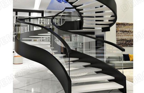 樓梯玻璃護(hù)欄如何安裝？護(hù)欄多少錢一米？