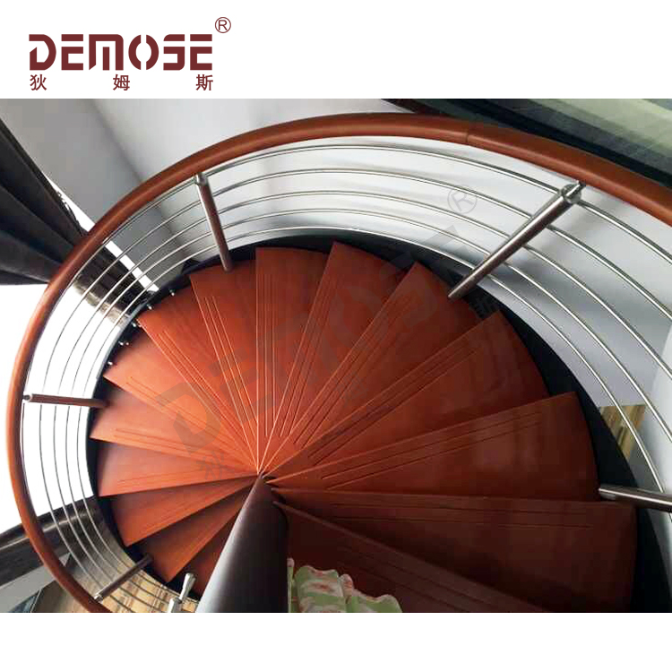 秋分|共賞溫柔的楓色樓梯