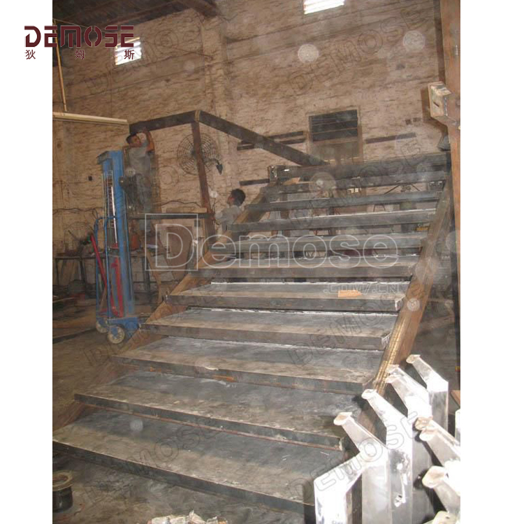 肯尼亞大學Raul A3鋼玻璃樓梯