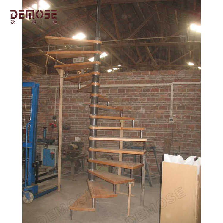 阿塞拜疆高小姐30套鋼木旋轉樓梯