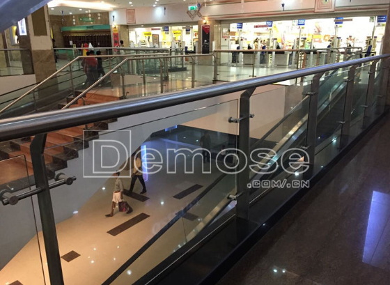 不銹鋼玻璃欄桿 不銹鋼玻璃欄桿