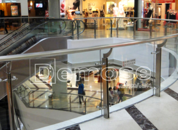 弧形玻璃欄桿圖片 弧形玻璃欄桿圖片