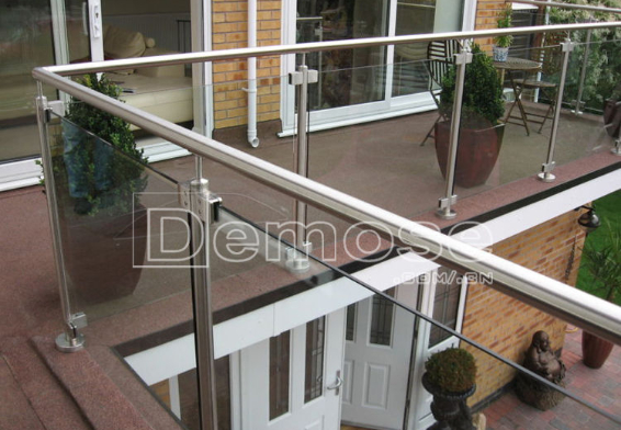 定制陽臺玻璃護欄：個性化設計的時尚選擇