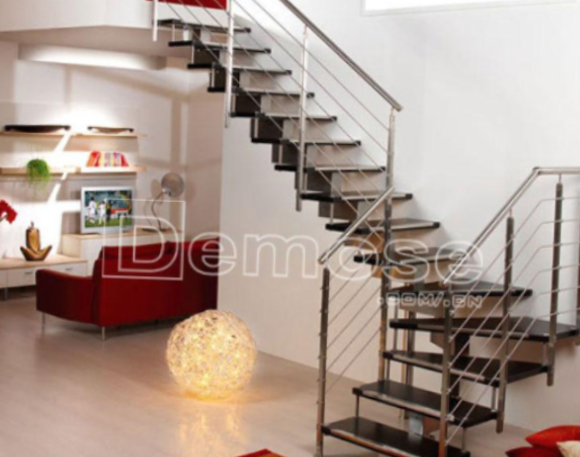 室內鋼樓梯圖片