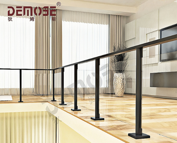 探索中空玻璃欄桿的魅力與優(yōu)勢