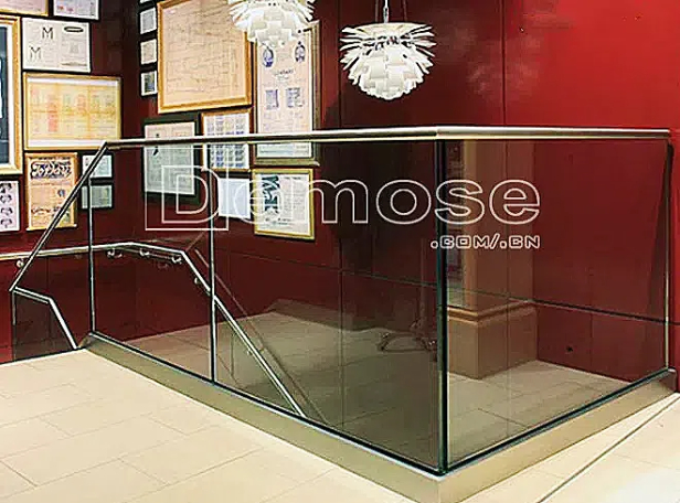 玻璃欄桿的風格選擇與室內裝修搭配