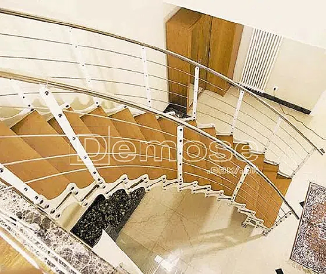 北歐風別墅樓梯的簡約之美