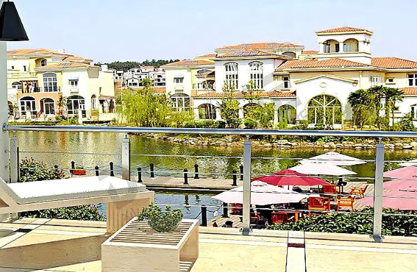 不銹鋼陽臺欄桿：堅固與美觀的完美結(jié)合