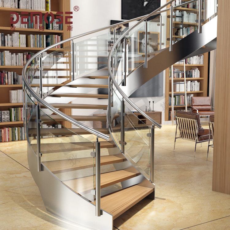 樓梯是時(shí)光的刻度，護(hù)欄是無聲的守護(hù)