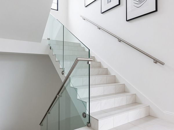 樓梯先貼瓷磚還是先做扶手